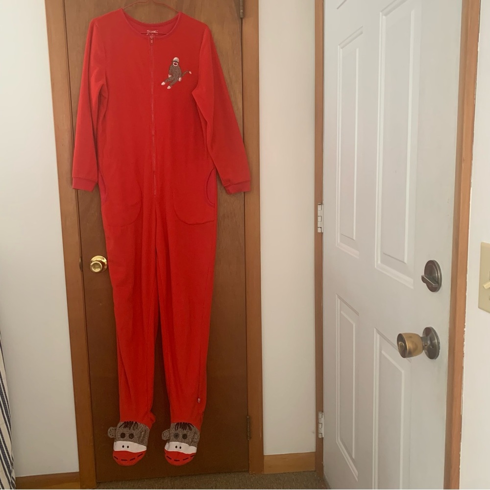 Women’s M NICK & NORA Red Fleece Sock Monkey One Piece Footed Pajamas Cute EXC